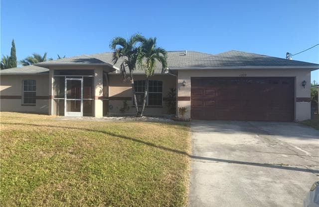 1209 SW 39th ST - 1209 Southwest 39th Street, Cape Coral, FL 33914