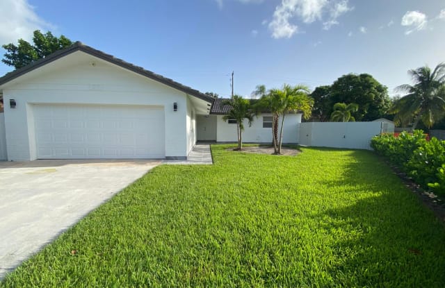 1831 East Ct - 1831 East Court, Lake Clarke Shores, FL 33406