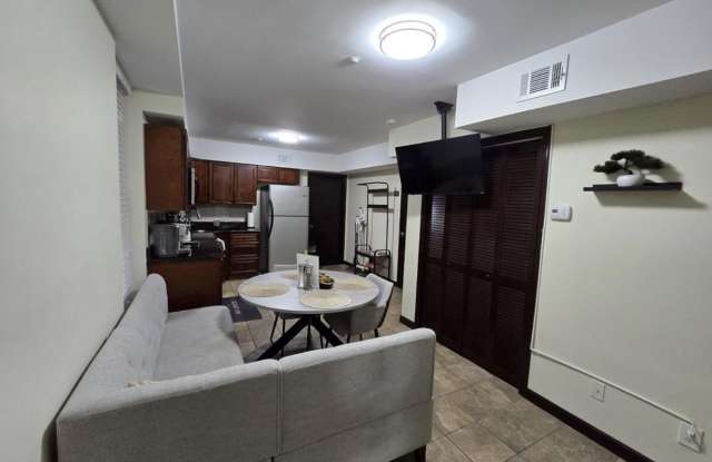 230 MARKET Street unit: 4