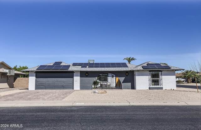 9910 W CAMEO Drive