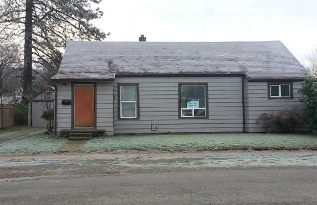 3 bedroom Centralia home