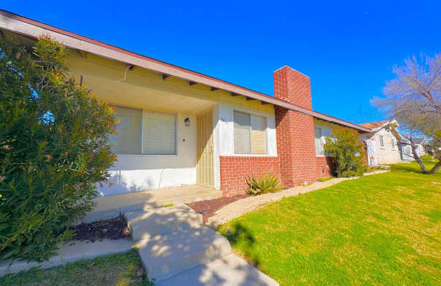 NE Home with pool for rent