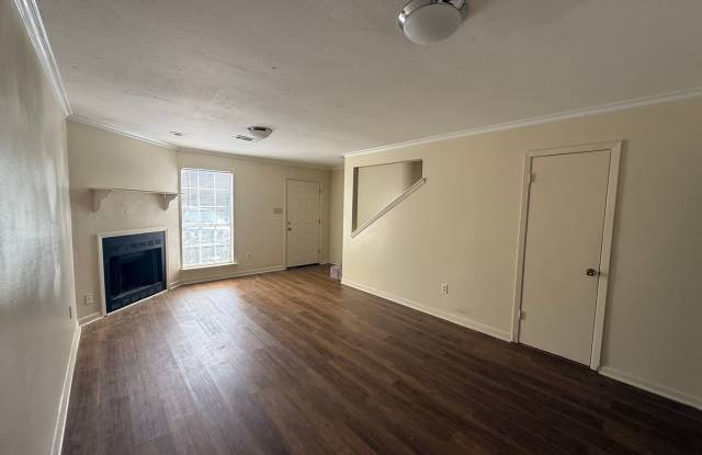 Photo of 2BD 1.5BA TOWNHOUSE WITH WATER INCLUDED