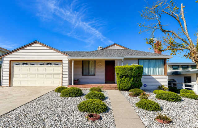 1384 Vista Grande