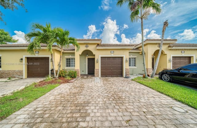 3243 NE 11th Dr - 3243 Northeast 11th Drive, Homestead, FL 33033