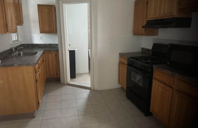 Photo of 351 AVENUE E