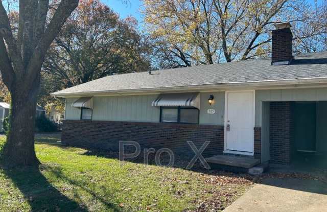 905 N Rouse