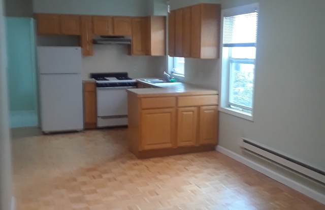 733 Greenwich Street
