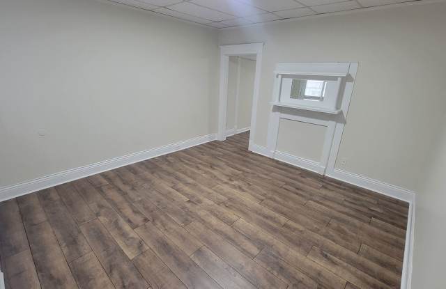 Shotgun Styled One Bedroom Close To UOfL