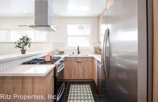 1226 N. Laurel Avenue