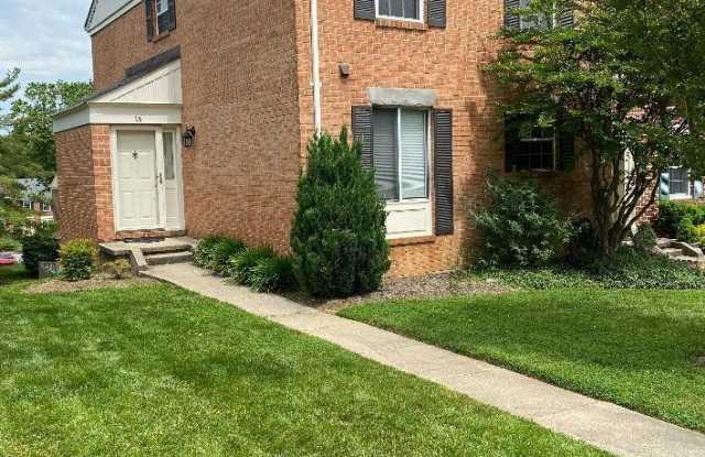 16 CASTLEHILL CT
