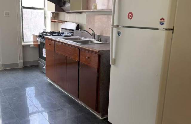 185 manahan st unit: 3R