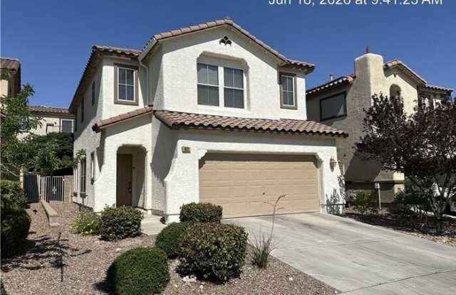 637 Lucky Pine Street
