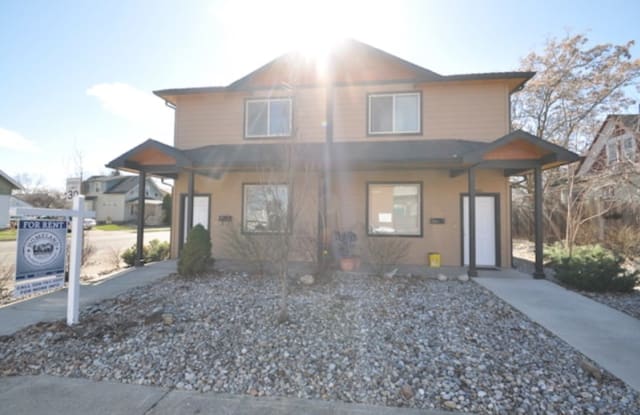 803 W Knox Ave