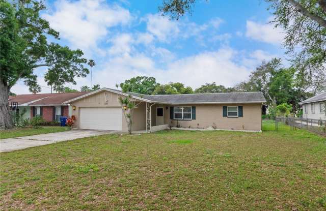 106 LAKE JUDY LEE DRIVE - 106 Lake Judy Lee Drive, Largo, FL 33771