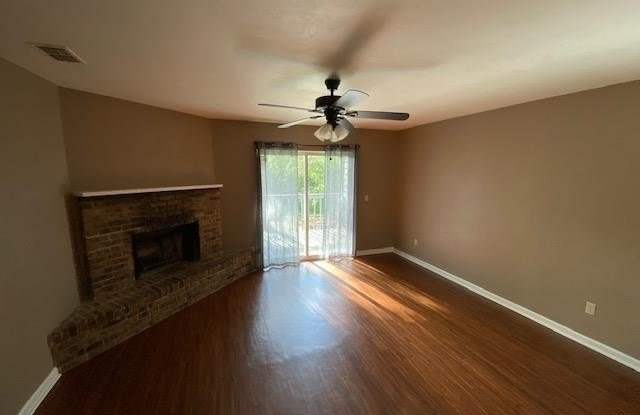 5453 Sombra Del Lago unit: B