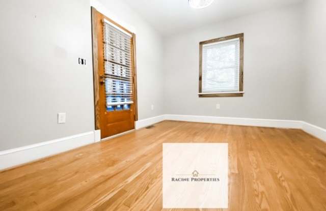 Two Story Home in Clinton!