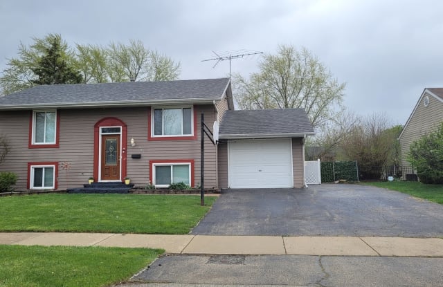 647 Newport Street S - 647 Newport Street South, Roselle, IL 60172