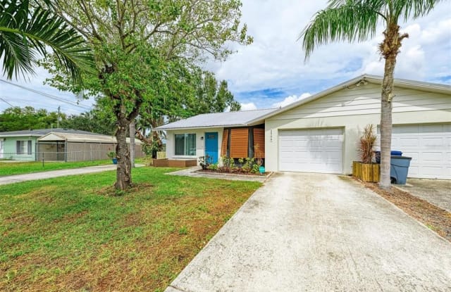 2506 32ND AVENUE W - 2506 32nd Avenue West, South Bradenton, FL 34205