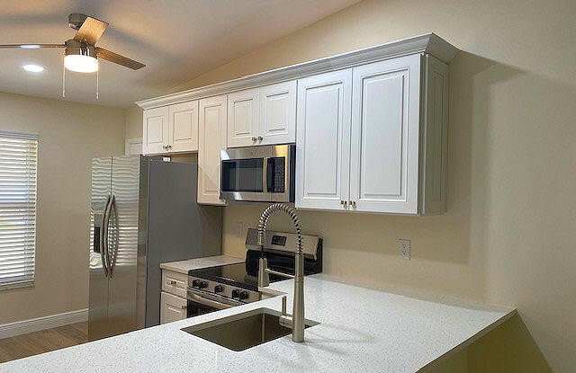 5085 Bottlebrush Street