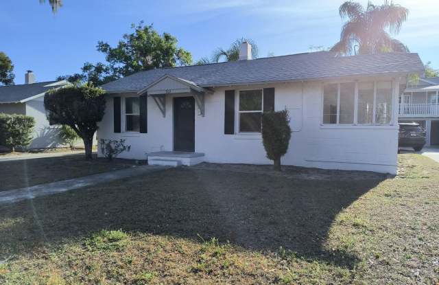 Great location, walking distance to downtown Leesburg!