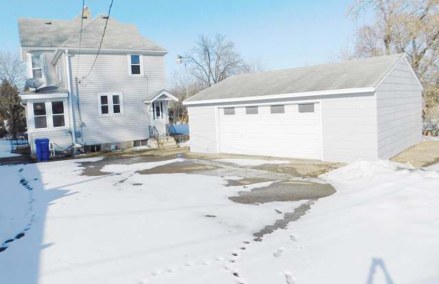 Photo of 134 Cook Ave E