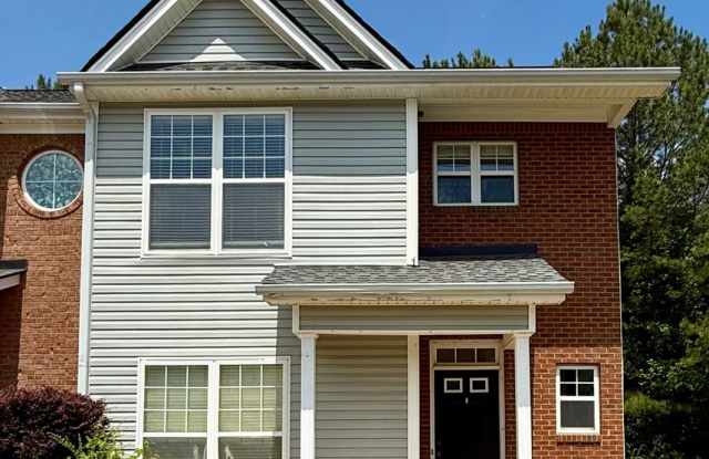 Photo of 3 bed/2.5 bath townhome near downtown Dawsonville
