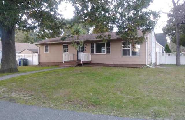 639 Mckinley Avenue - 639 Mckinley Avenue, Toms River, NJ 08753