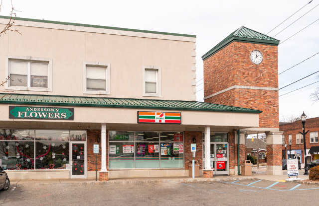 287 Bloomfield Avenue