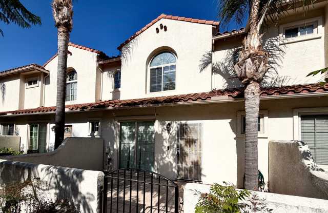 Oceanside stunner - 3 bedroom townhome available now!