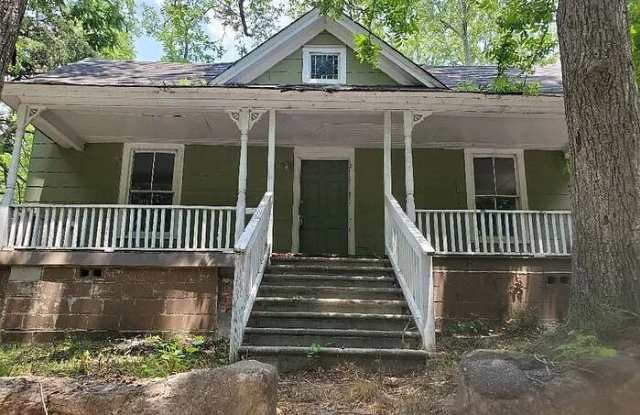 207 West Centennial Street