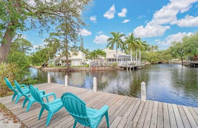3659 Riviera CIR