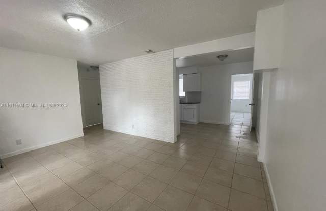 1131 NW 9th Ave
