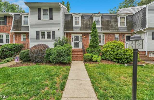 918 Hampshire Court