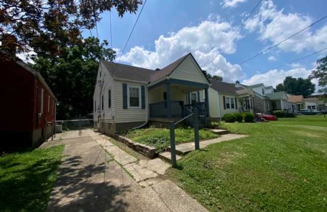 1104 Berry Blvd - 1104 Berry Boulevard, Louisville, KY 40215