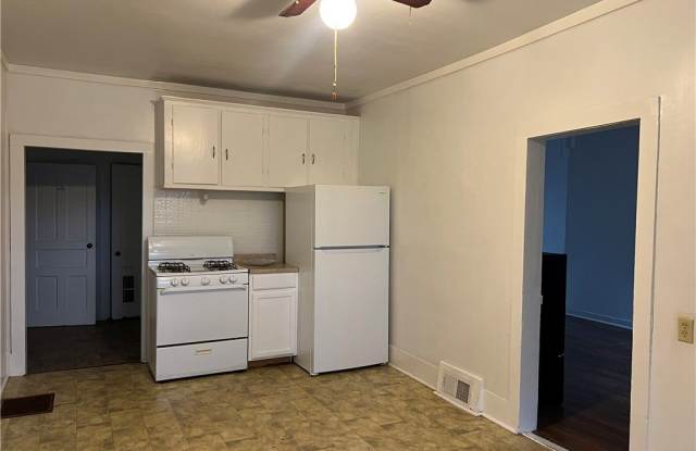 85 Bartlett Avenue unit: 4