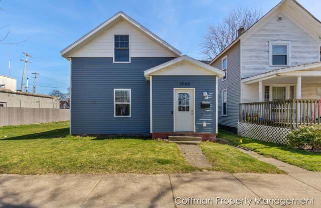 4 Bed, 2 Full Bath Fully Remodeled Home - 1560 Broadway Avenue Northwest, Grand Rapids, MI 49504