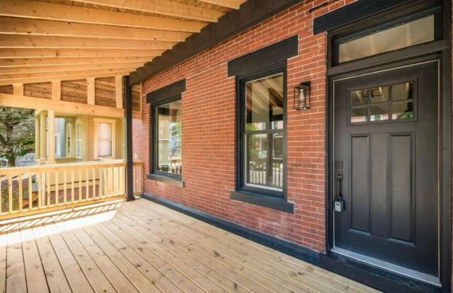 1217 Franklin Avenue unit: 1217