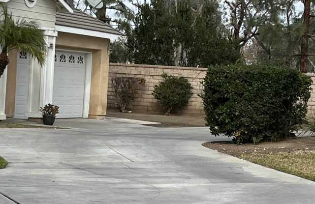 Photo of 383 Camden Court