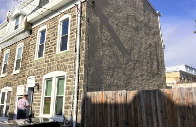 Newly Renovated 3-Bed/2.5-Bath Townhouse in Manayunk! Three Parking Spots Included!