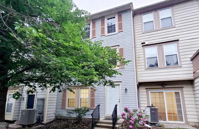 3734 AMSTERDAM TERRACE