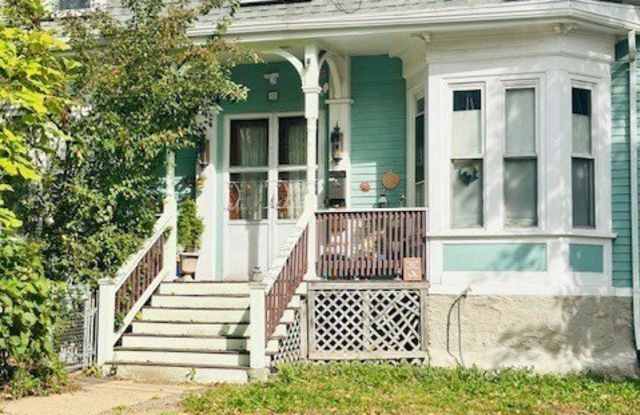 Photo of 15 Gordon Street unit: 2