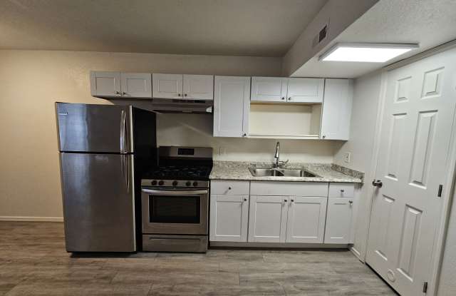 811 East Siesta Drive - 3