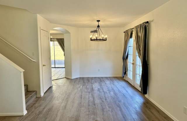 1782 E OAKLAND Street