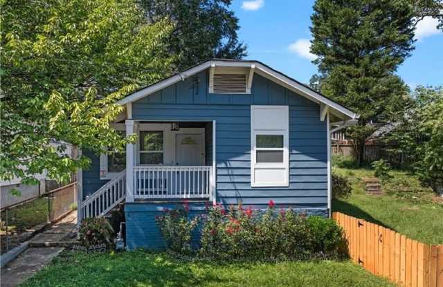 Photo of 807a Gilbert Street SE