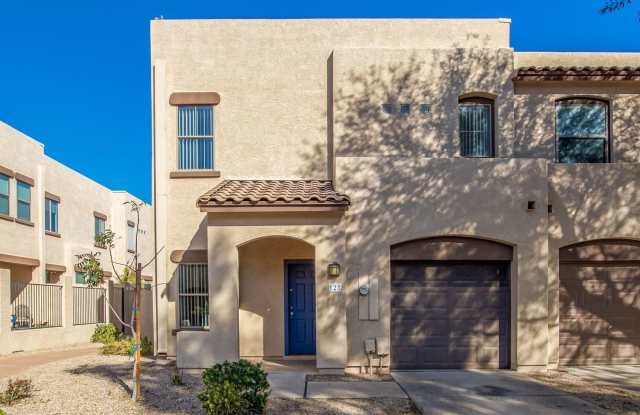 Modern, Spanish-style Townhome - Tempe Marketplace! photos photos