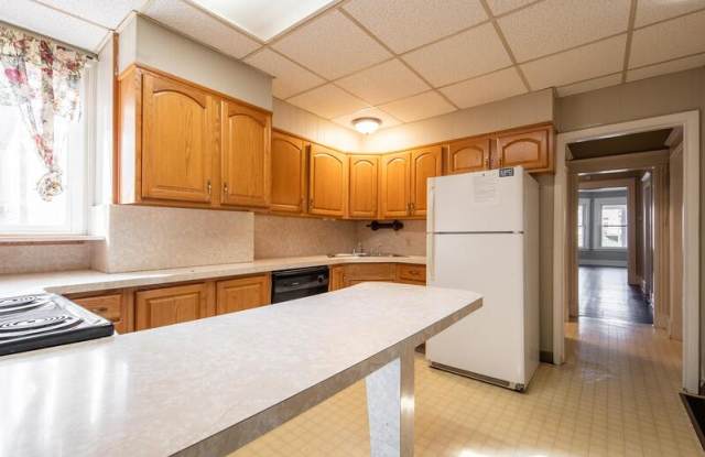 450 Yates Street - 2