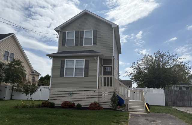 Photo of 201 Riviera Drive