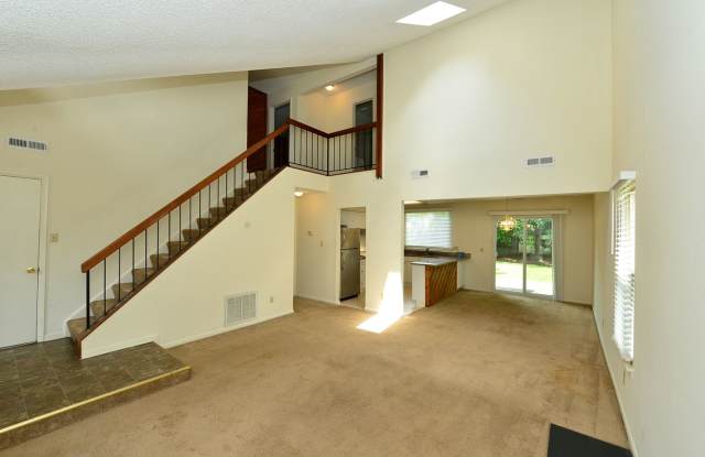 Community Lake-Dock and Private Beach