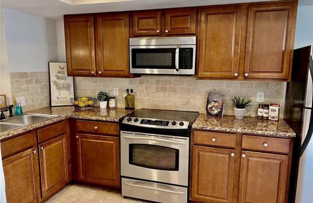 5613 SUMMER SIDE LANE